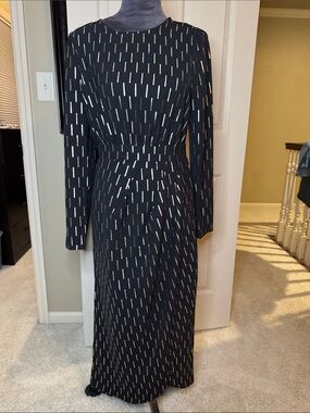 Cupshe Black Maxi Dress with Gold Dash Print